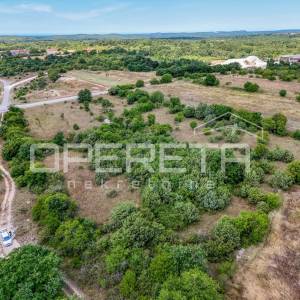 Poljoprivredno zemljište 3.884 m² – okolica Svetvinčenta (Blizu urbanizirane zon