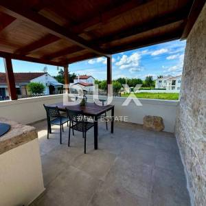 POREČ, ISTRA - Kamena kuća u blizini Poreča