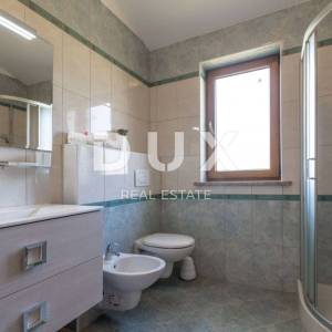 POREČ- KAŠTELIR, LABINCI- urbana villa, 110 M2, idealno za iznajmljivanje!