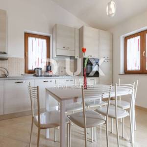 POREČ- KAŠTELIR, LABINCI- urbana villa, 110 M2, idealno za iznajmljivanje!