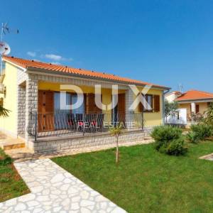 POREČ- KAŠTELIR, LABINCI- urbana villa, 110 M2, idealno za iznajmljivanje!