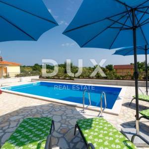POREČ- KAŠTELIR, LABINCI- urbana villa, 110 M2, idealno za iznajmljivanje!