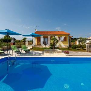 POREČ- KAŠTELIR, LABINCI- urbana villa, 110 M2, idealno za iznajmljivanje!