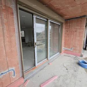 Poreč, stambeno poslovni objekt  sa apartmanima i podzemnim garažama.48