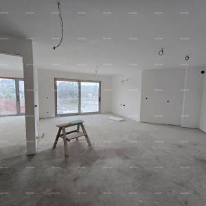 Poreč, stambeno poslovni objekt  sa apartmanima i podzemnim garažama.48