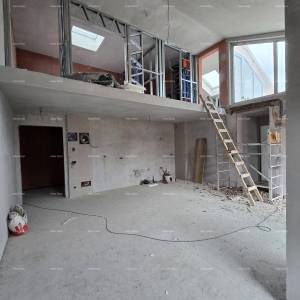 Poreč, stambeno poslovni objekt  sa apartmanima i podzemnim garažama.S74