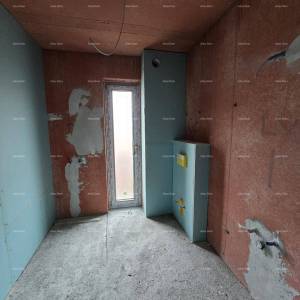 Poreč, stambeno poslovni objekt  sa apartmanima i podzemnim garažama.S74