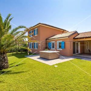 Poreč, Zgrada, 1,00 EUR