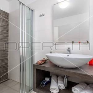 Poreč, Zgrada, 1,00 EUR