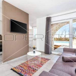 Poreč, Zgrada, 1,00 EUR