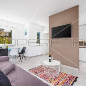 Poreč, Zgrada, 1,00 EUR