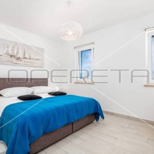 Poreč, Zgrada, 1,00 EUR
