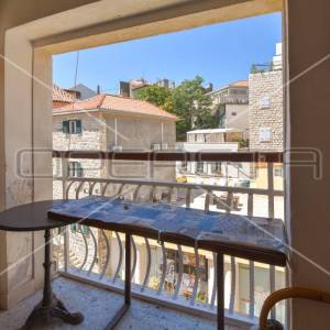 Poslovno stambena zgrada u centru stare gradske  jezgre, Split