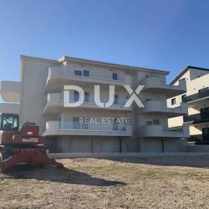 POVLJANA - Jednosobni apartman u prizemlju, prvi red do mora