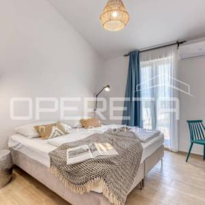 Prava mediteranska vila, 250m2, s pogledom na more i unutarnjim, grijanim bazeno