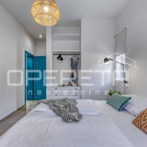 Prava mediteranska vila, 250m2, s pogledom na more i unutarnjim, grijanim bazeno