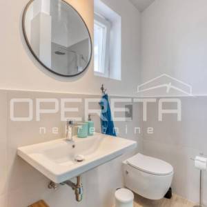 Prava mediteranska vila, 250m2, s pogledom na more i unutarnjim, grijanim bazeno