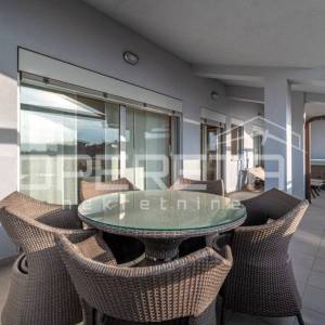 Predivan Penthouse 200m od plaže - Pješćana Uvala
