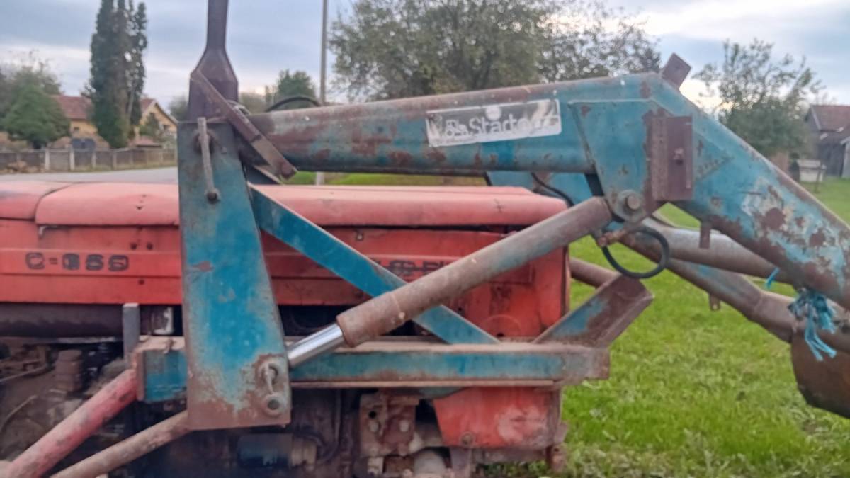 Prednji utovarivač