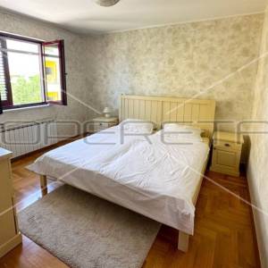 Prekrasna kuća kraj mora u Sukošanu