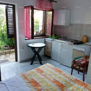 Premantura – 3 apartmana s dvorištem  blizu mora!Garaža!
