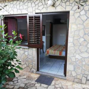 Premantura – 3 apartmana s dvorištem  blizu mora!Garaža!