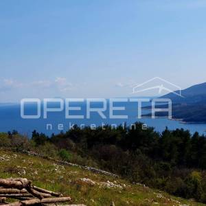 PRILIKA – Građevinsko zemljište s otvorenim pogledom na more u Rapcu, više od 2.