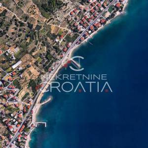 PRILIKA: Split, Podstrana, građevinsko zemljište!