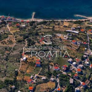 PRILIKA: Split, Podstrana, građevinsko zemljište!
