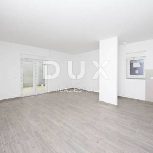 PRIMOŠTEN, DOLAC - SNIŽENO! Atraktivan apartman blizu mora