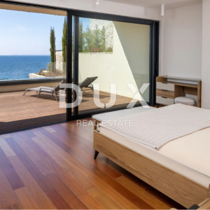 PRIMOŠTEN - Kompleks od 7 vrhunskih vila prvi red do mora