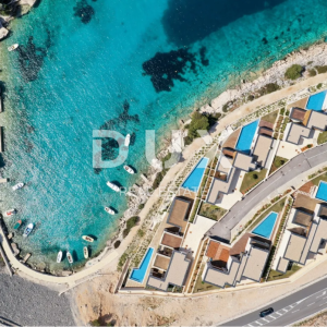 PRIMOŠTEN - Kompleks od 7 vrhunskih vila prvi red do mora