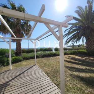 PRIVLAKA, ZADAR - EKSKLUZIVNA PRILIKA – Stan u 1. redu do mora!