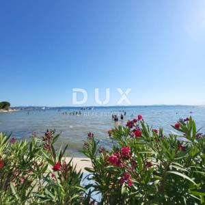PRIVLAKA, ZADAR - EKSKLUZIVNA PRILIKA – Stan u 1. redu do mora!
