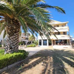 PRIVLAKA, ZADAR - EKSKLUZIVNA PRILIKA – Stan u 1. redu do mora!