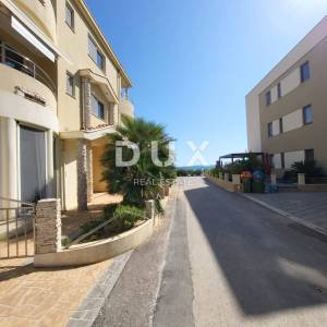 PRIVLAKA, ZADAR - EKSKLUZIVNA PRILIKA – Stan u 1. redu do mora!