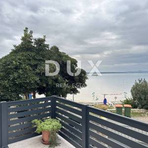 PRIVLAKA, ZADAR - Ekskluzivno - Kuća 20 metara od mora