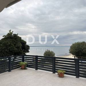 PRIVLAKA, ZADAR - Ekskluzivno - Kuća 20 metara od mora