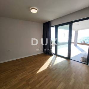 PRIVLAKA, ZADAR - S1 Luksuzna novogradnja u 1. redu do mora