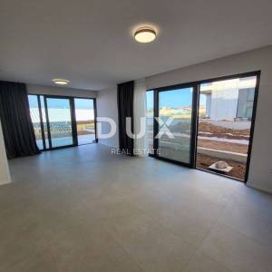 PRIVLAKA, ZADAR - S2 Luksuzna novogradnja u 1. redu do mora