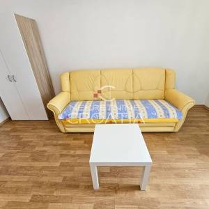 PRIZNA: 1. RED DO MORA, 3 APARTMANA!