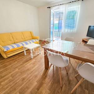 PRIZNA: 1. RED DO MORA, 3 APARTMANA!