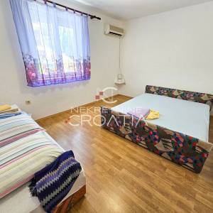 PRIZNA: 1. RED DO MORA, 3 APARTMANA!