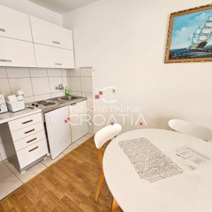 PRIZNA: 1. RED DO MORA, 3 APARTMANA!