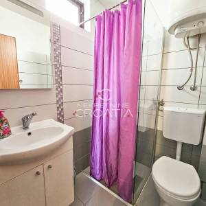 PRIZNA: 1. RED DO MORA, 3 APARTMANA!