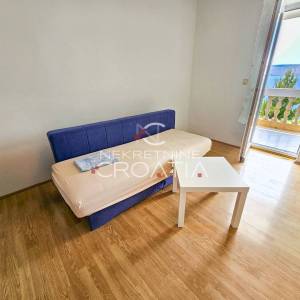 PRIZNA: 1. RED DO MORA, 3 APARTMANA!