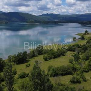 Prodaja, građevinsko zemljište s pogledom na jezero 