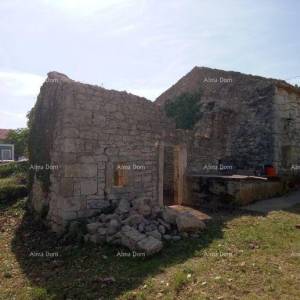 Prodaja istarske kamene kuće za renovaciju, uporabna dozvola, Kršan!
