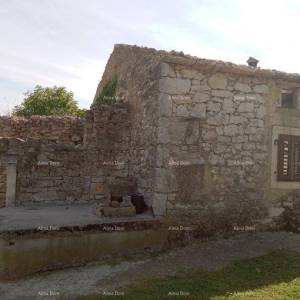 Prodaja istarske kamene kuće za renovaciju, uporabna dozvola, Kršan!