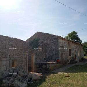 Prodaja istarske kamene kuće za renovaciju, uporabna dozvola, Kršan!
